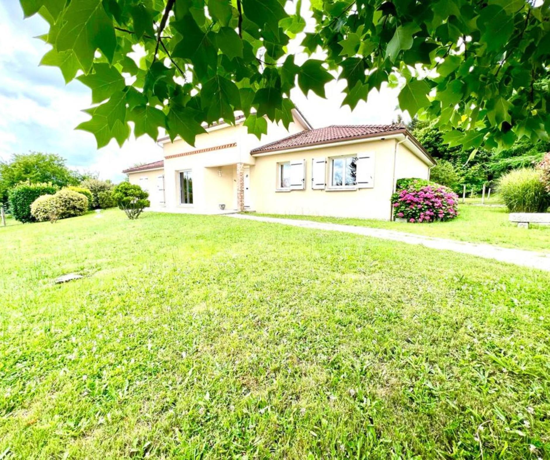 La Garde Familiale Et Spacieuse Couzeix Buitenkant foto